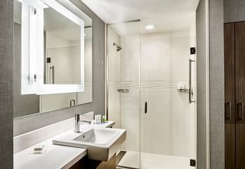 Hotel Springhill By Marriott 3*