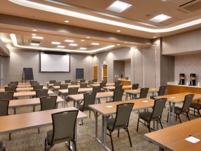 Hotel Springhill By Marriott 3*